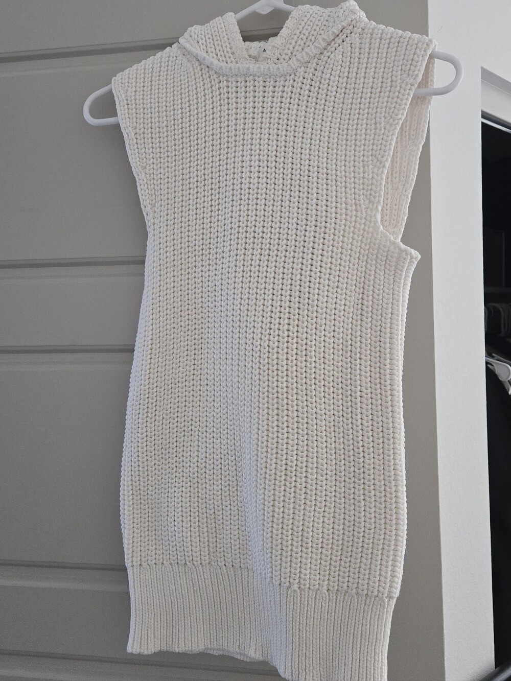 Sleeveless Cream Knit Hoodie Sweater